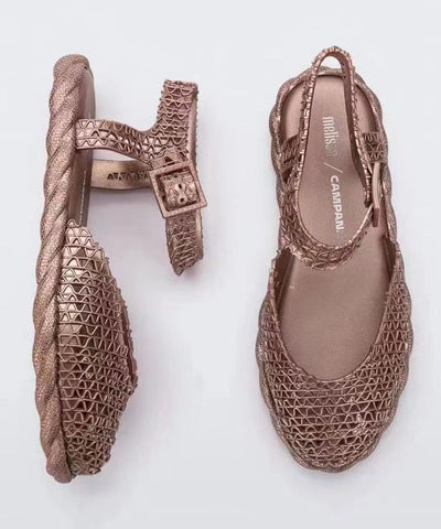 Nuevas sandalias de verano para caminar en la playa con hebilla hueca 