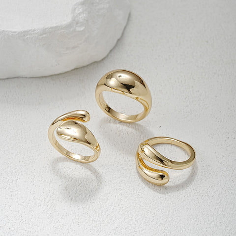 Offenes Ringset mit unregelmäßigen Linien 