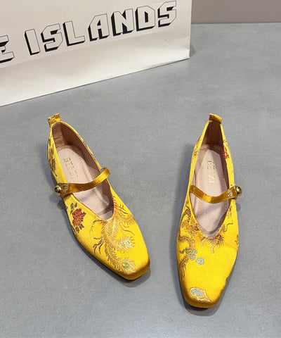 Chinese Style Embroidered Flats Apricot Buckle Strap