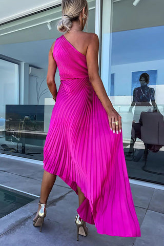 Glam Vibes – Maxikleid aus Satin mit One-Shoulder-Träger und seitlichem Cut-out 