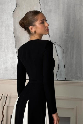 Langärmliges Maxikleid aus doppellagigem Tüll in Kontrastfarbe 