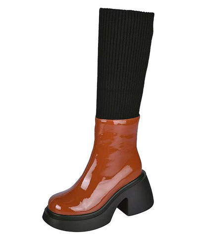 Nuevas botas de tacón grueso con empalme de piel sintética en color naranja 