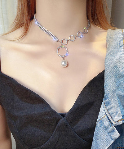 Collar único con colgante de borla de perla y circonita de aleación blanca 