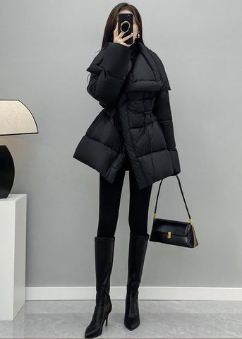 Diy schwarzer Wintermantel mit Peter-Pan-Kragen und Entendaunen 