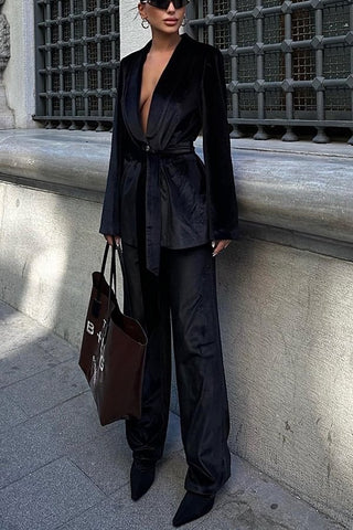 Conjunto de abrigo de terciopelo con solapa y cinturón de manga larga para chica cool y pantalones holgados con bolsillos y cintura elástica. 