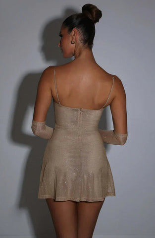 Schimmerndes Diva-Kleid mit Handschuhen