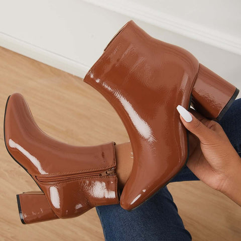 Botines de charol con tacón de bloque y punta cuadrada con cremallera lateral 