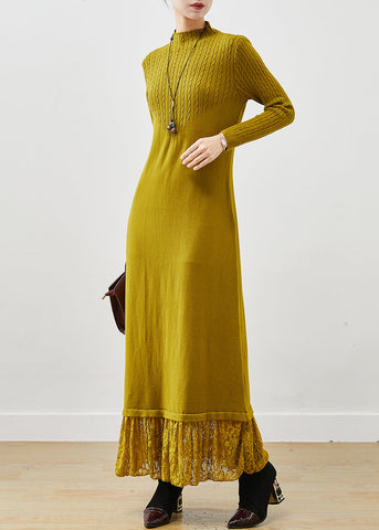 Vestido tipo suéter de punto con encaje y patchwork amarillo, corte entallado para primavera 