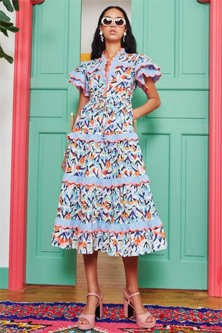 Vestido midi con cuello en V y volantes con bordado floral 