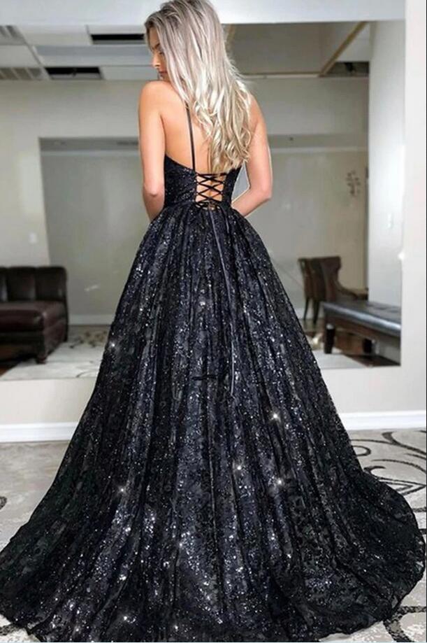 Atemberaubendes schwarzes Pailletten-Abendkleid mit Spaghettiträgern