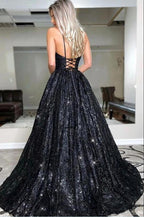Atemberaubendes schwarzes Pailletten-Abendkleid mit Spaghettiträgern