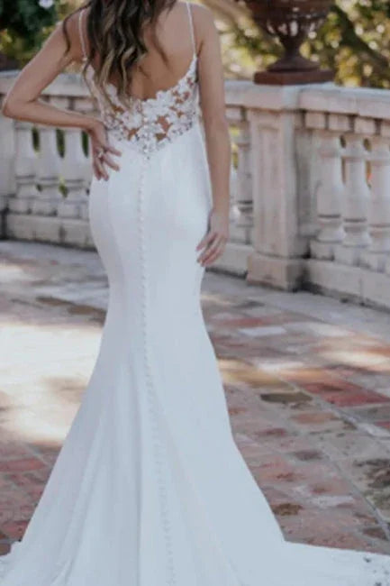 Amazing Column Lace Scoop Sleeveless  Wedding Dress With Appliques