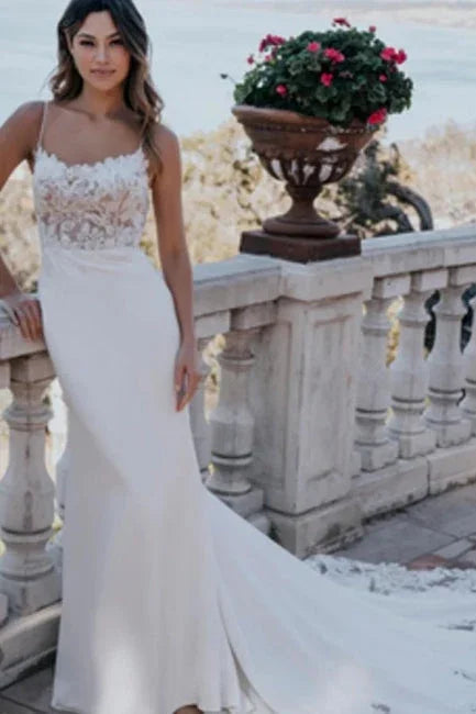 Amazing Column Lace Scoop Sleeveless  Wedding Dress With Appliques