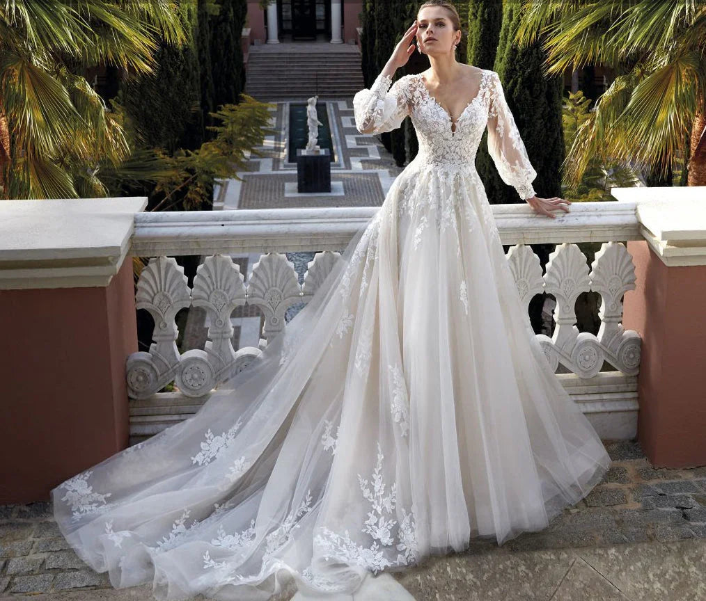 Amazing V-neck Backless Long Sleeves A-line Appliques Wedding Dress