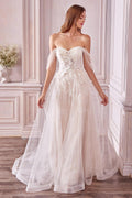Langes schulterfreies Brautkleid