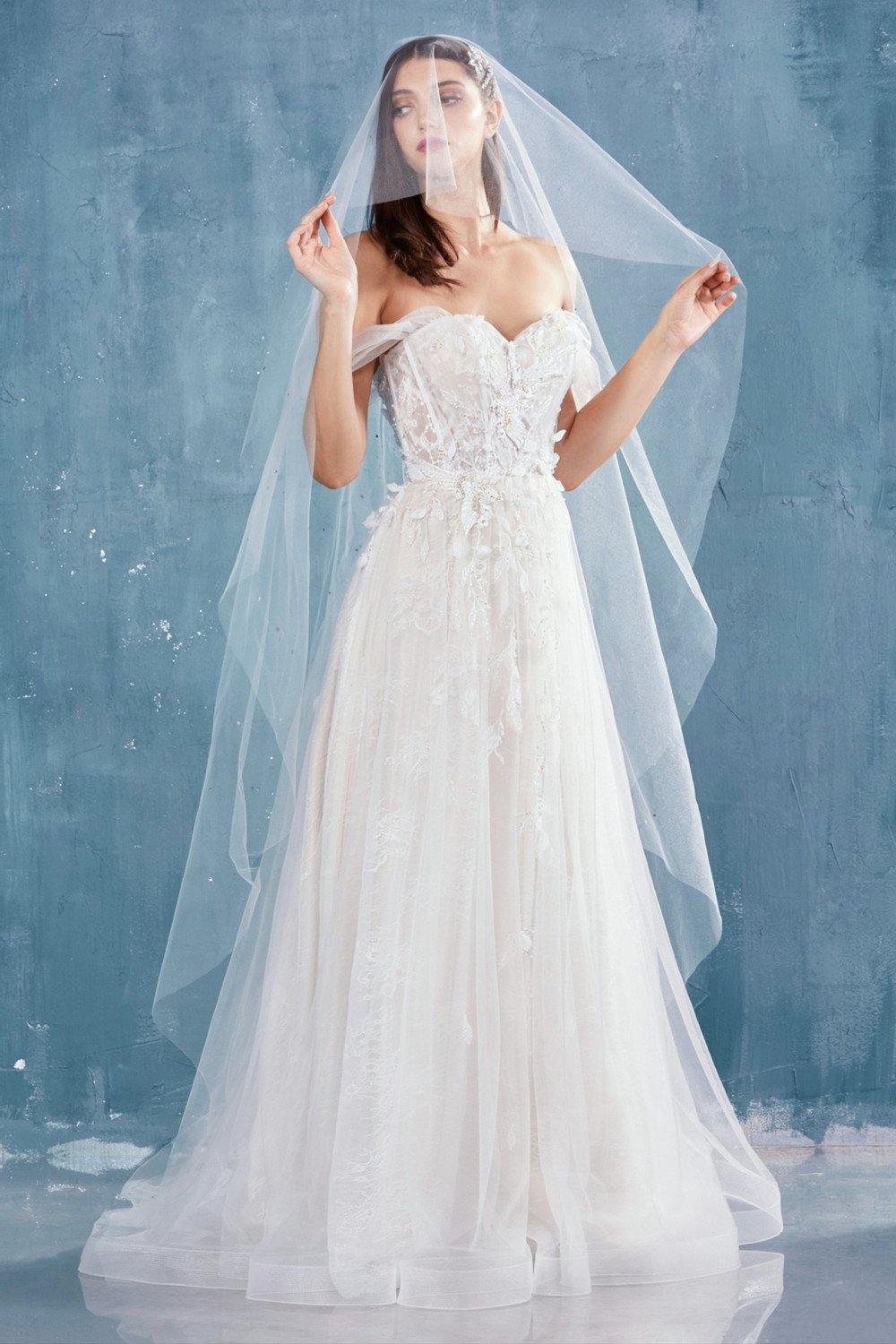 Langes schulterfreies Brautkleid