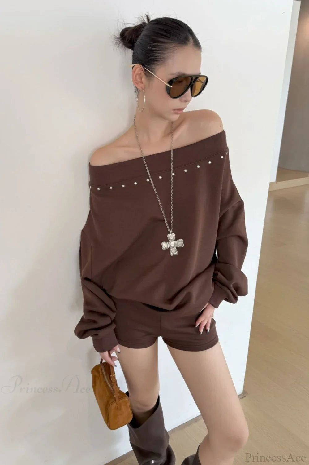 Asym Off-Shoulder Rivet Loose Sweatshirt