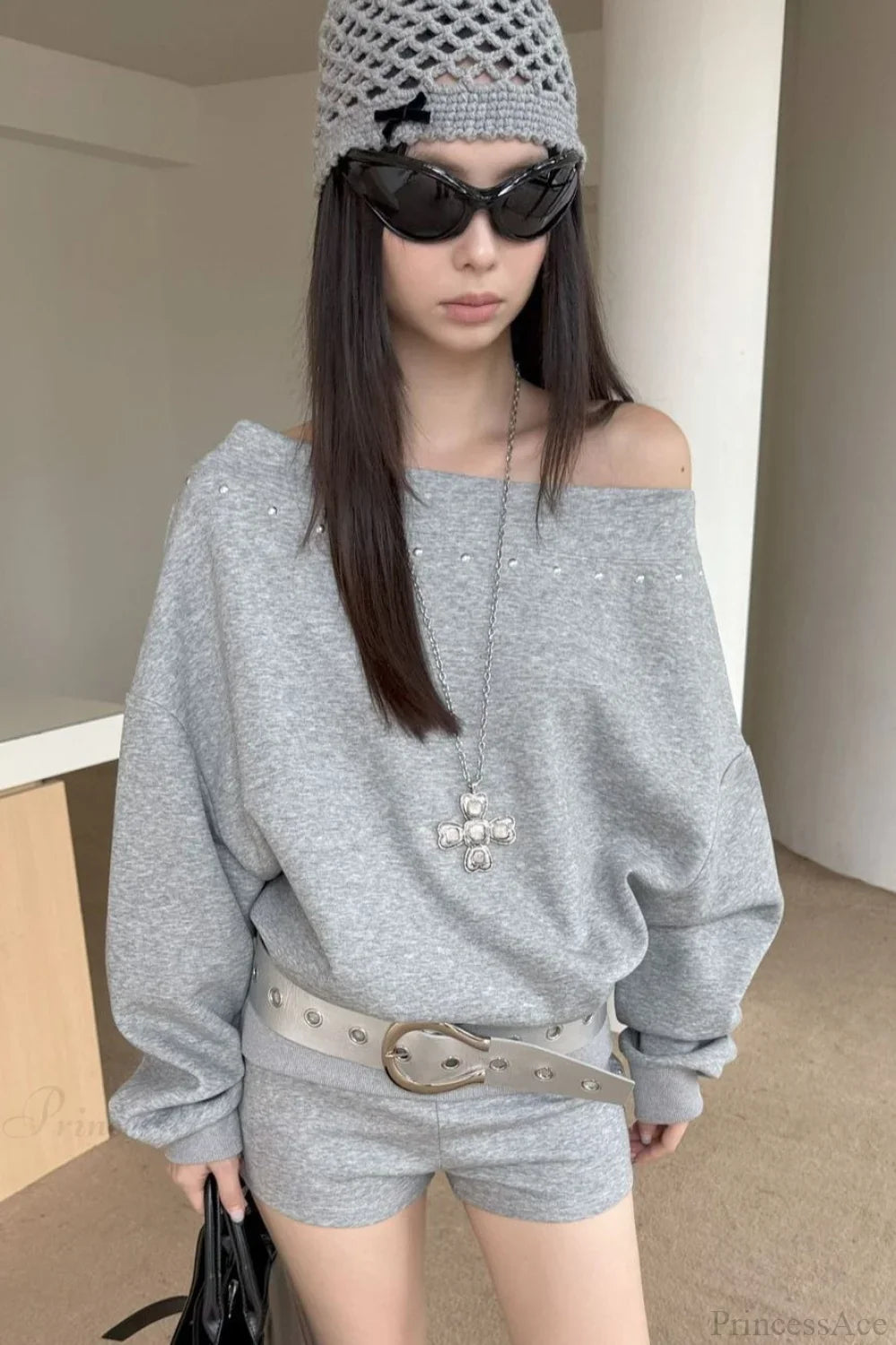 Asym Off-Shoulder Rivet Loose Sweatshirt