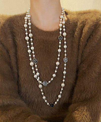 Collar bohemio de cuentas adornadas con camelia y perla de aleación de plata esterlina blanca 