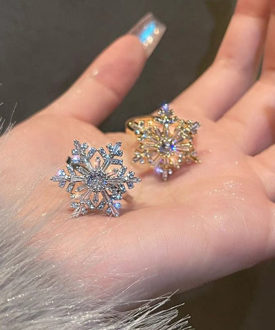 Elegante conjunto de dos anillos de copo de nieve de cobre y circonita 