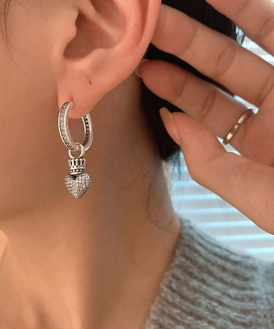 Pendientes colgantes asimétricos con cruz de amor en plata de ley blanca de Vogue 