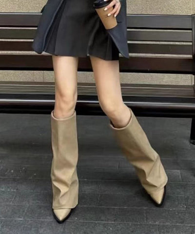 Einzigartige klobige Plateaustiefel in Khaki 