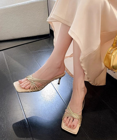 Aprikosenfarbene französische Sandalen mit Peep-Toe aus Kunstleder 