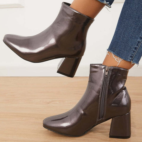 Botines de charol con tacón de bloque y punta cuadrada con cremallera lateral 