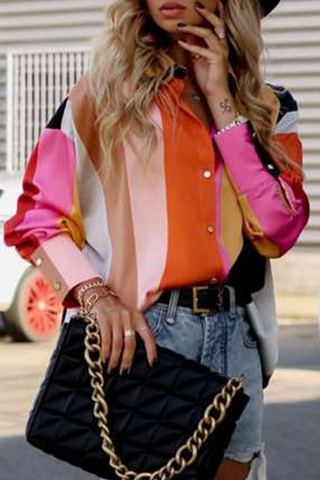 Blusas elegantes con cuello vuelto y estampado en contraste 