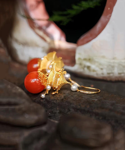 Pendientes colgantes de plata de ley roja con ágata dorada y perla en forma de pabellón 