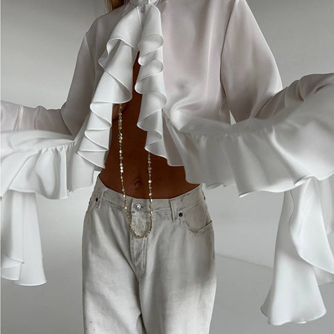 Bluse aus transparentem Chiffon mit Rundhalsausschnitt, Glockenärmeln und Wasserfall-Rüschen 