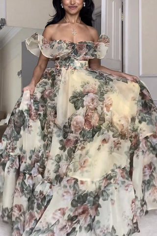 Castle Ballroom – Schulterfreies Maxikleid mit Rüschen und Tüll 