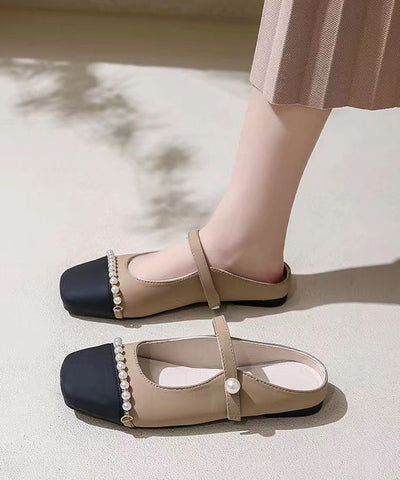 Sandalias planas con cuentas y punta cuadrada en color albaricoque francés 