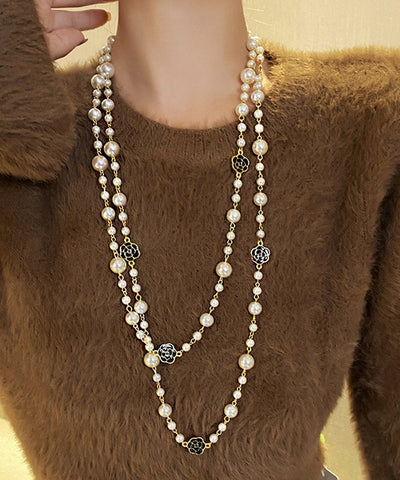 Collar bohemio de cuentas adornadas con camelia y perla de aleación de plata esterlina blanca 