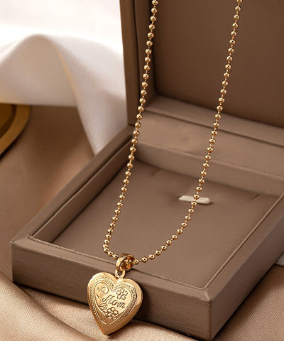 Elegante collar con colgante de amor en plata de ley dorada 