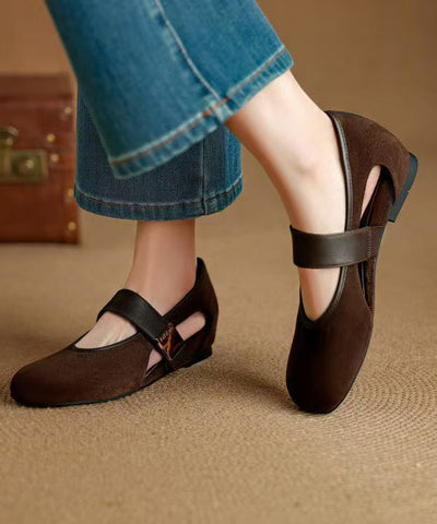 Boutique Lila Ausgehöhlte Schnallenriemen Spleißen Keilschuhe 