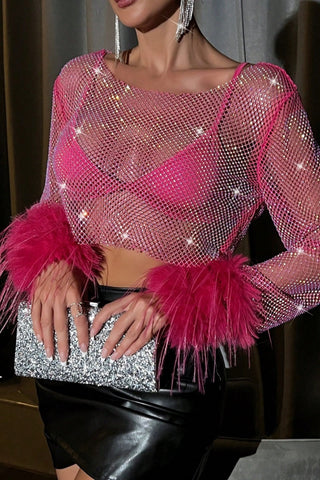 Tops sexys de cuello redondo con plumas transparentes y perforaciones de patchwork 