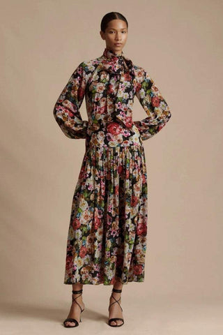 Vestido midi con cuello alto y estampado floral 