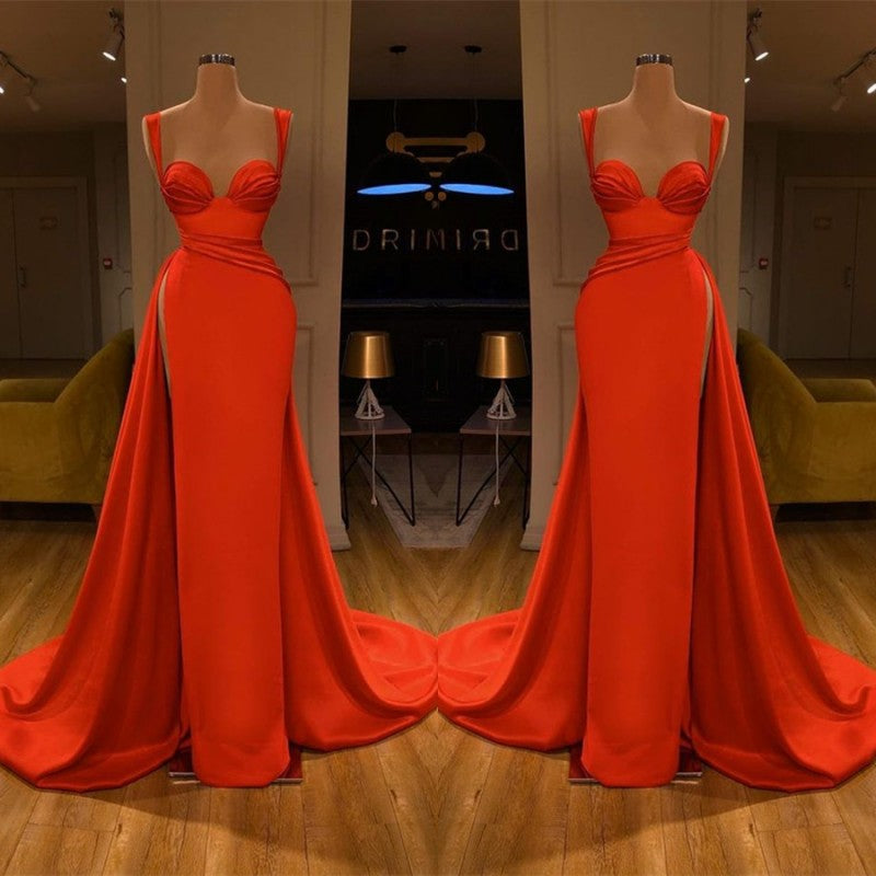 Wunderschönes rotes langes Ballkleid mit herzförmigem Ausschnitt und Schlitz