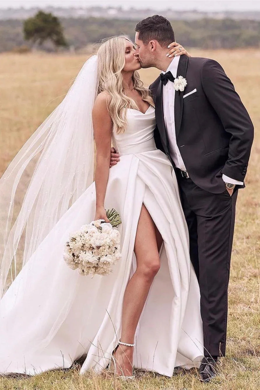 Hermoso vestido de novia sencillo blanco de corte A con abertura lateral