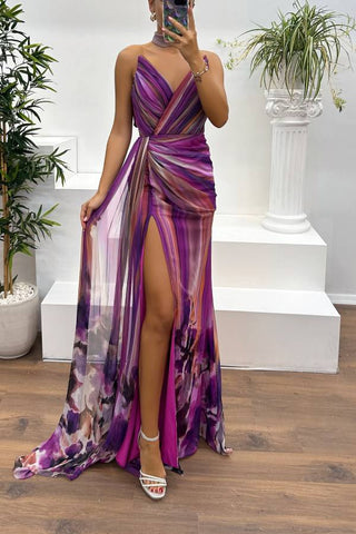 Vestido largo plisado con abertura y estampado floral de gasa de Dreamland 