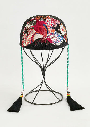 Gorro Bonnie de punto con borlas y cuentas florales con bordado negro retro 