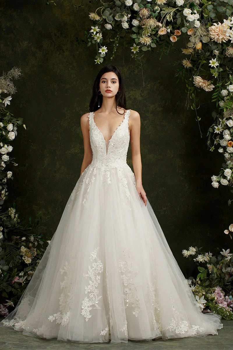 Biztunnel Long A-line V-neck Tulle Lace Backless Wedding Dresses