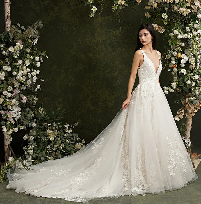 Biztunnel Long A-line V-neck Tulle Lace Backless Wedding Dresses