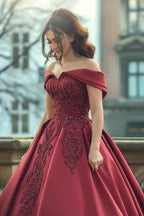 Off-the-shoulder A-Line Satin Wedding Dresses Bridal Gowns With Lace