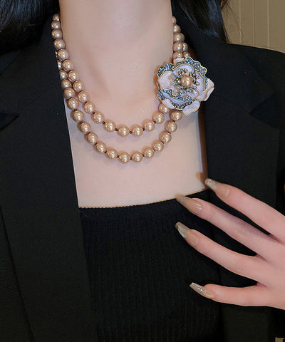 Collar con colgante floral de perla y circonita de aleación de plata fina 