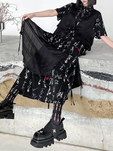 Blusas y camisas con solapas escalonadas, aberturas laterales, estampados, con cordones y dos bolsillos laterales falsos 