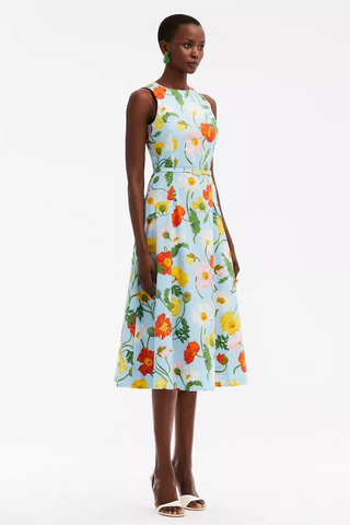 Vestido midi floral sin mangas con escote redondo 