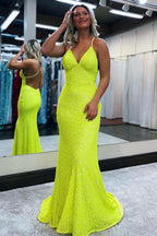 Vestido de fiesta largo de sirena con tirantes finos y lentejuelas azules, sin espalda