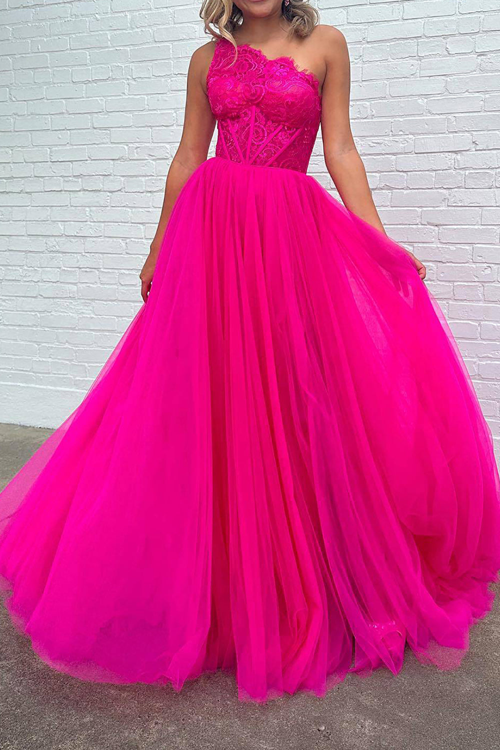 Vestido de fiesta fucsia con corsé, corte A, un hombro y abertura frontal